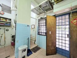 Clementi Avenue 3 (D5), Shop House #570510081